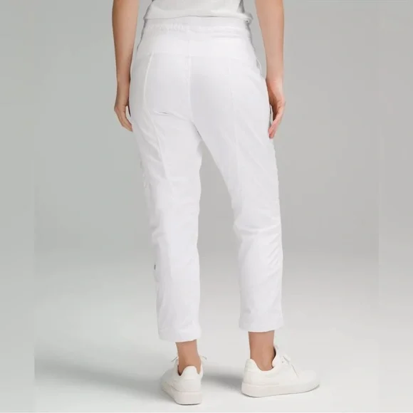 Lululemon Dance Studio MR Crop Size: 10 in White - Picture 4 of 10